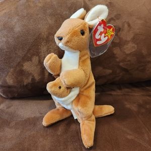 "POUCH"  THE KANGAROO AND BABY TY BEANIE BABY BIRTHDAY: NOVEMBER 6, 1996